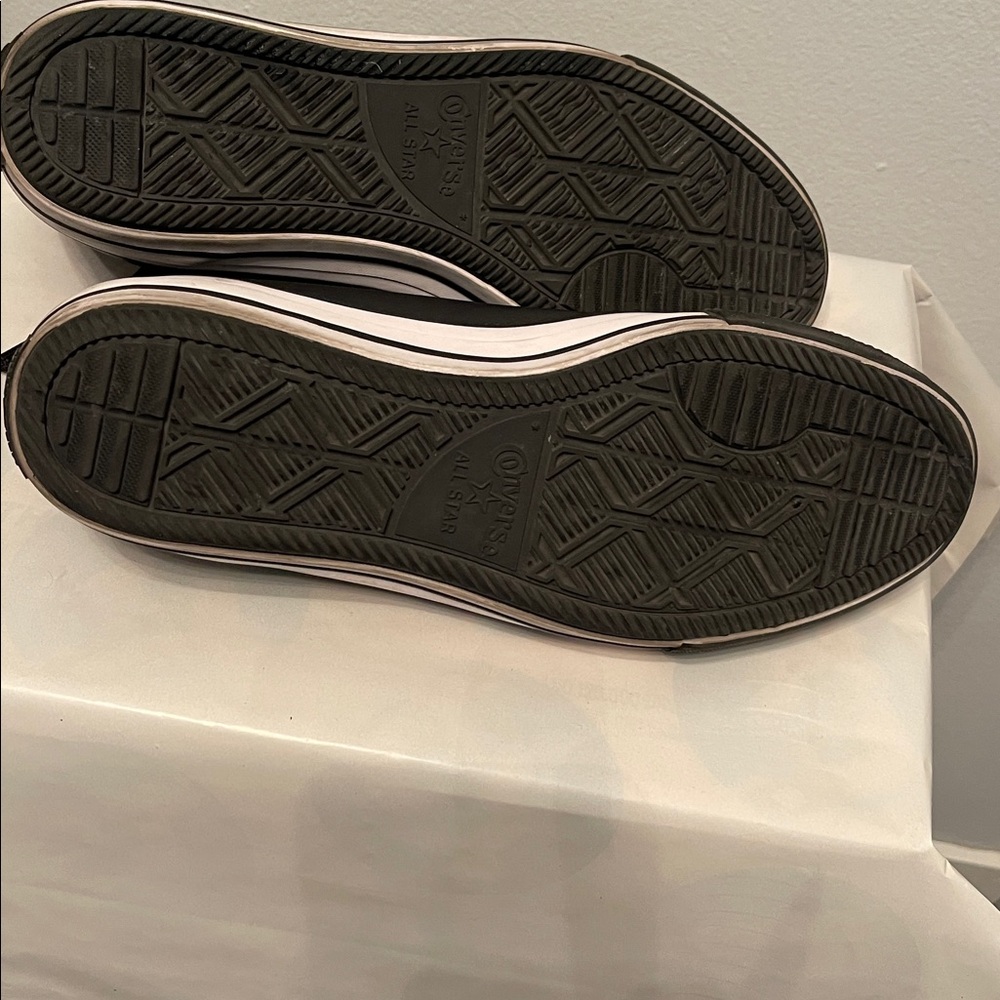 Classic Black High-Top Sneakers - Picture 3 of 3